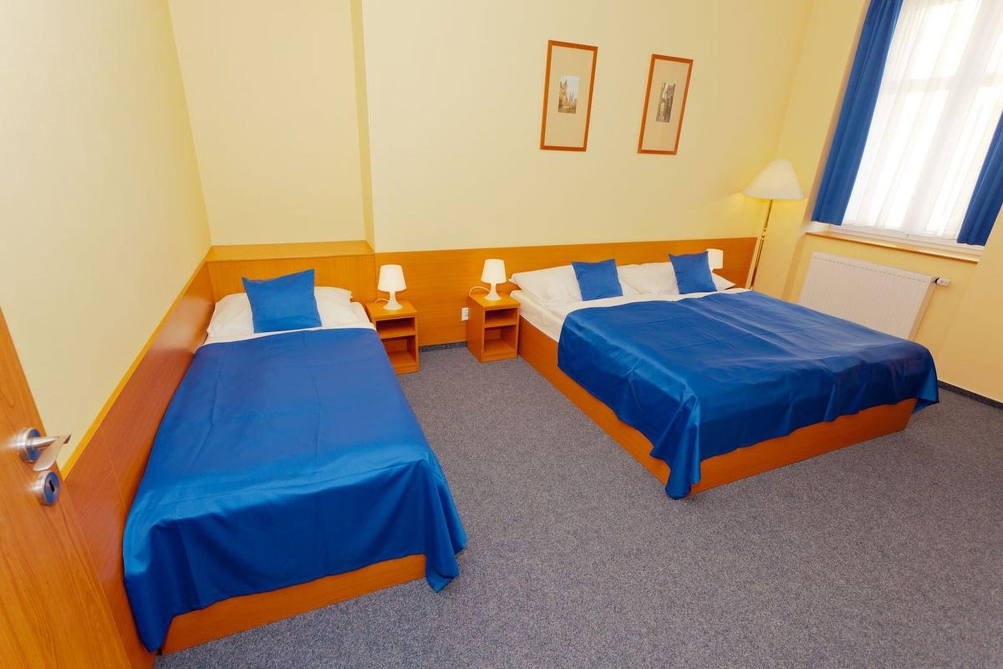 Adeba Hotel Praag Buitenkant foto