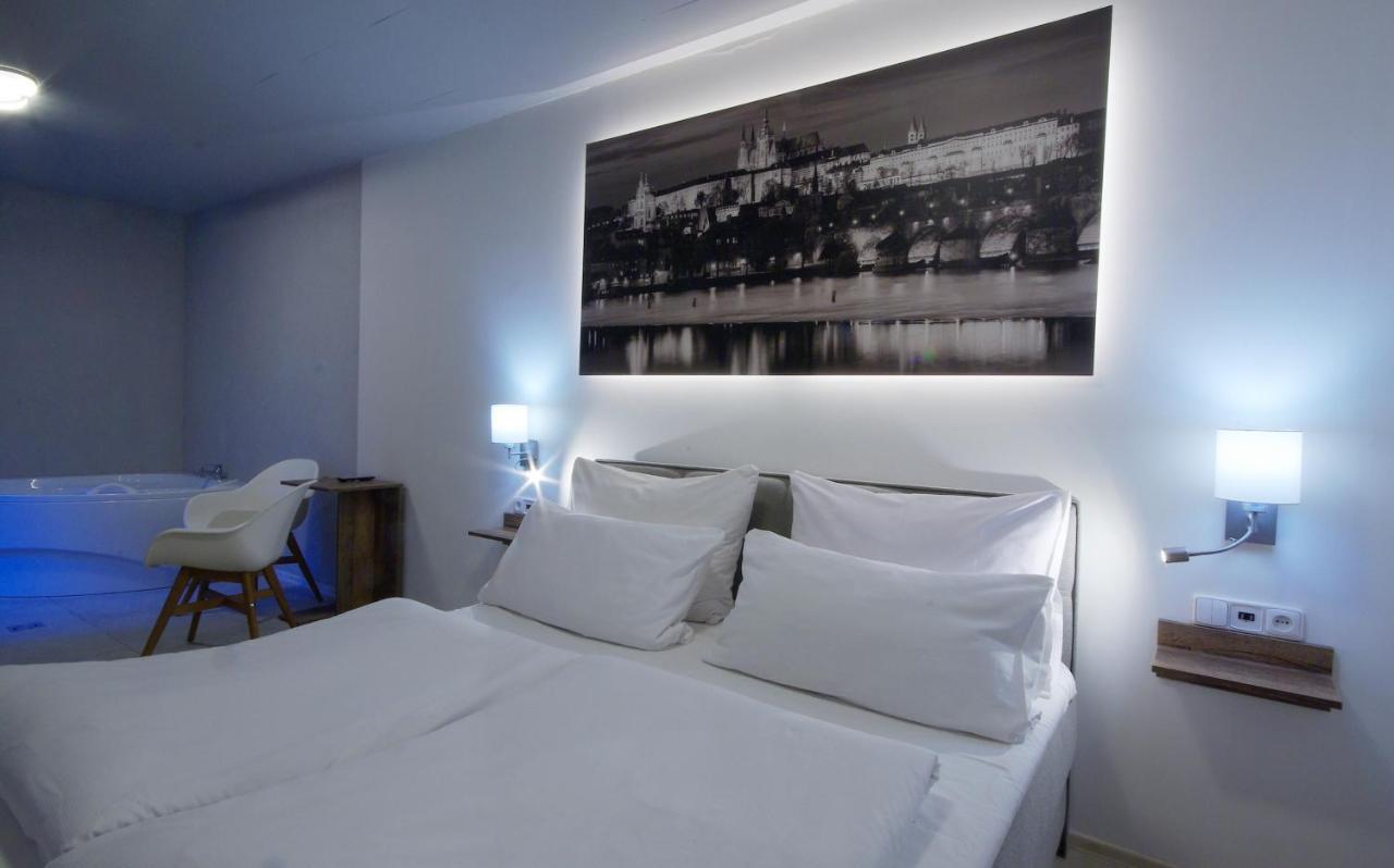 Adeba Hotel Praag Buitenkant foto