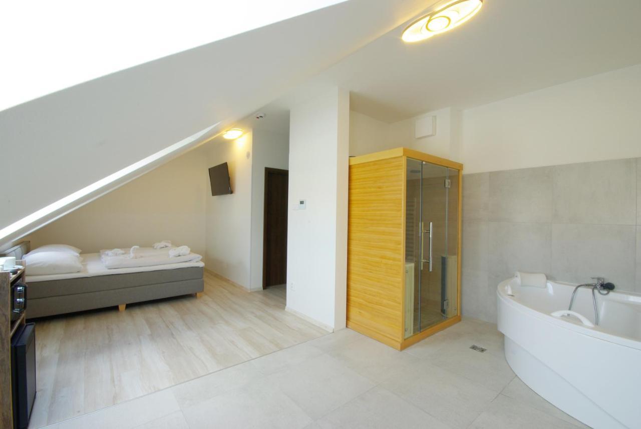 Adeba Hotel Praag Buitenkant foto