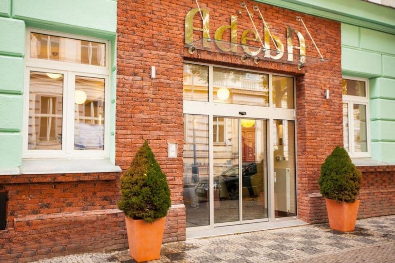 Adeba Hotel Praag Buitenkant foto
