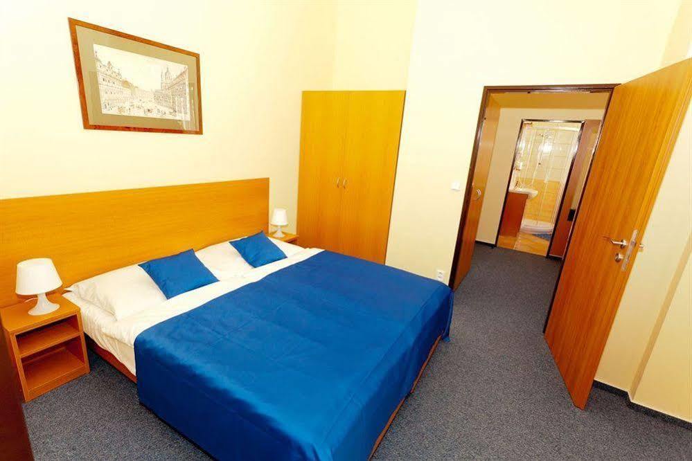 Adeba Hotel Praag Buitenkant foto