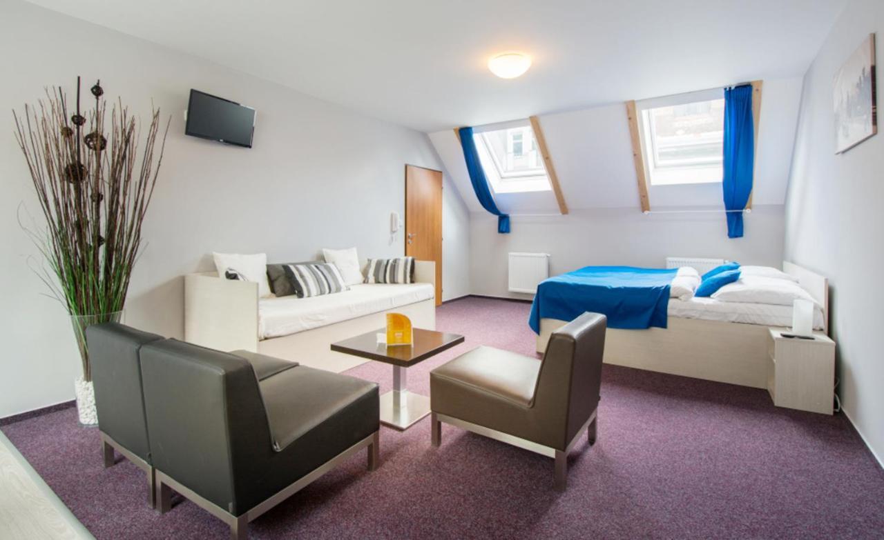 Adeba Hotel Praag Buitenkant foto