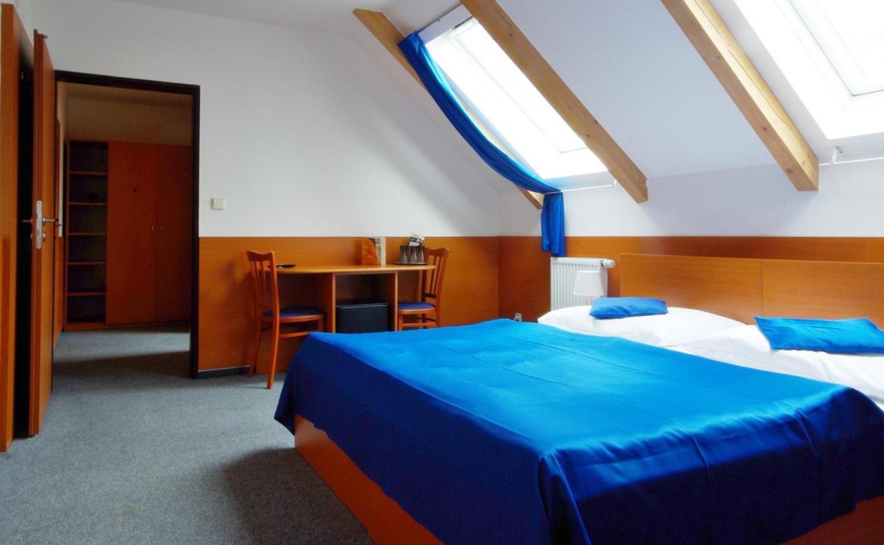 Adeba Hotel Praag Buitenkant foto