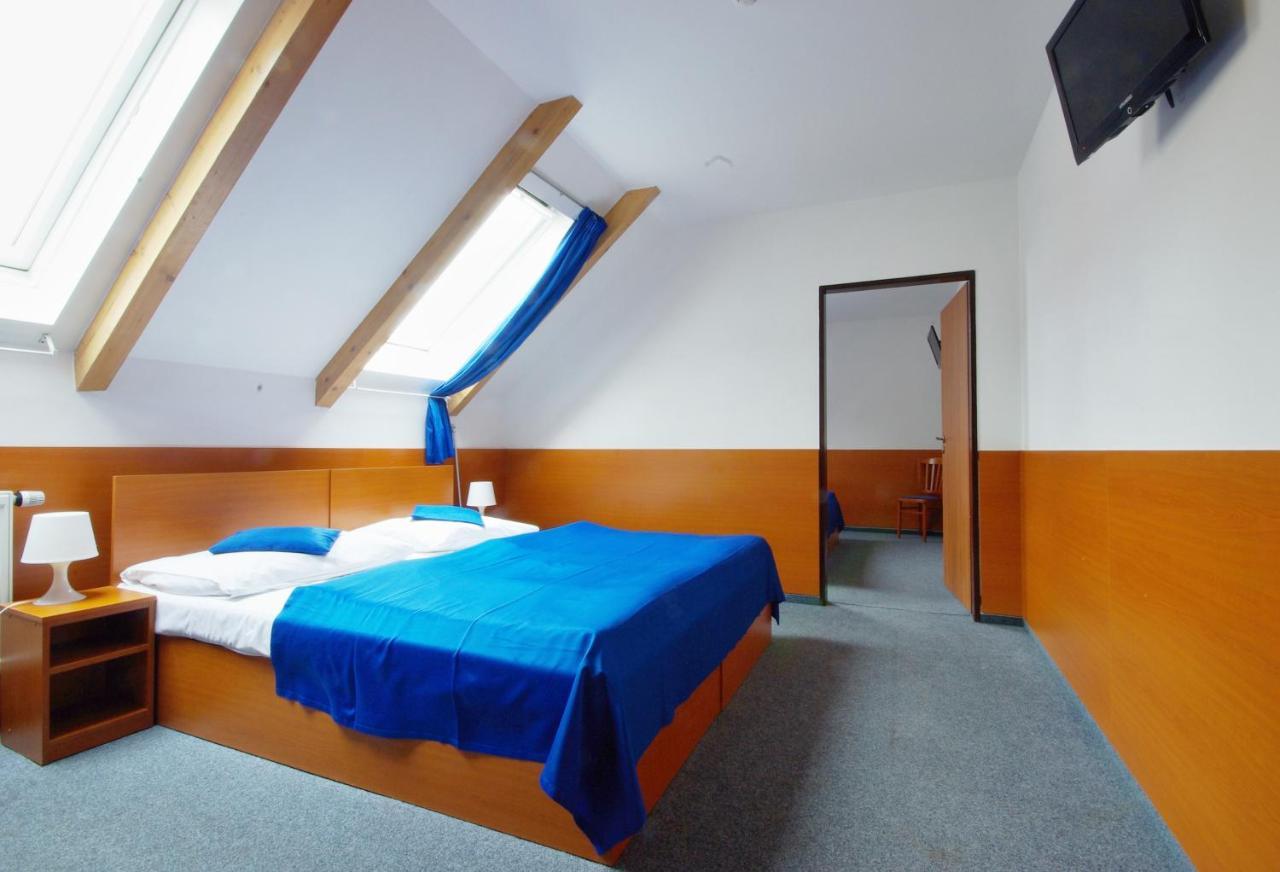 Adeba Hotel Praag Buitenkant foto