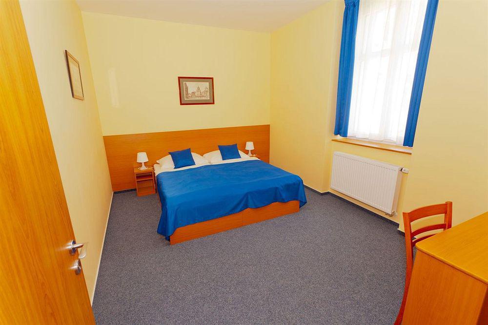 Adeba Hotel Praag Buitenkant foto