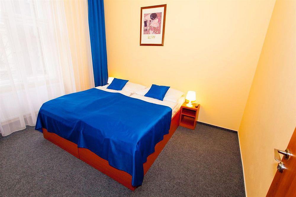 Adeba Hotel Praag Buitenkant foto