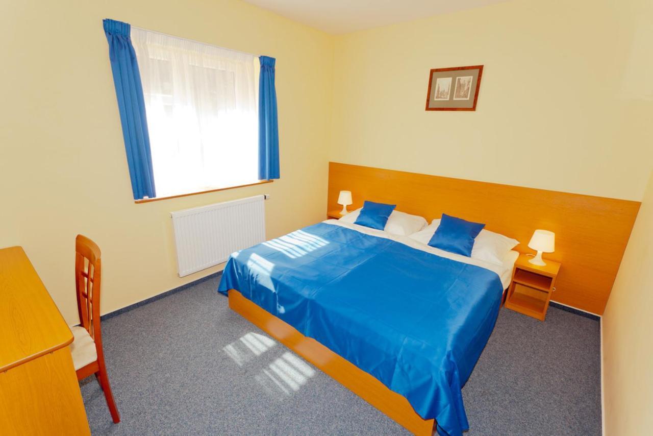 Adeba Hotel Praag Buitenkant foto